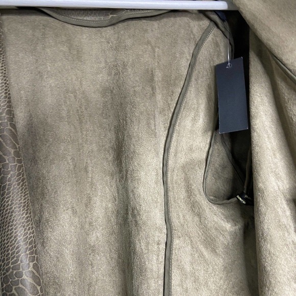 BLANKNYC Snakeskin Reptile Print Faux Suede Waterfall Jacket Sz L NWT - Picture 7 of 9